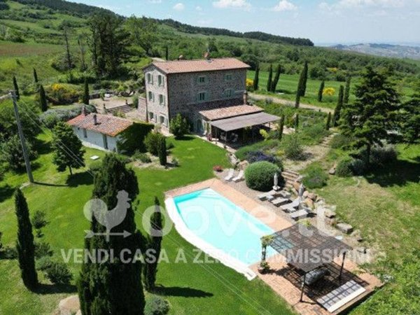 casale in vendita a Radicofani