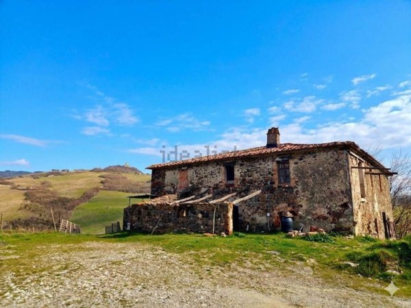 casale in vendita a Radicofani