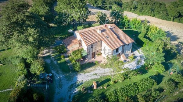 casale in vendita a Radicofani