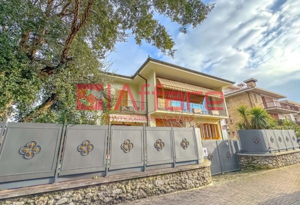 casa indipendente in vendita a Radicondoli