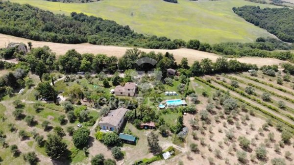 casa indipendente in vendita a Radicondoli