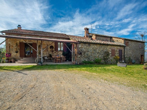 casale in vendita a Radicondoli