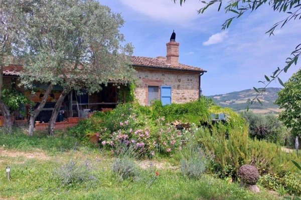 casa indipendente in vendita a Radicondoli