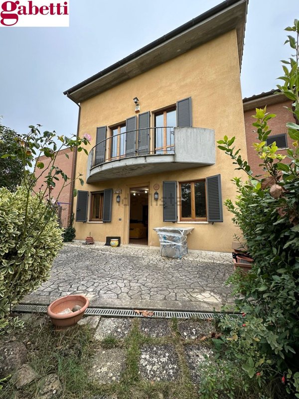 casa indipendente in vendita a Rapolano Terme in zona Serre di Rapolano