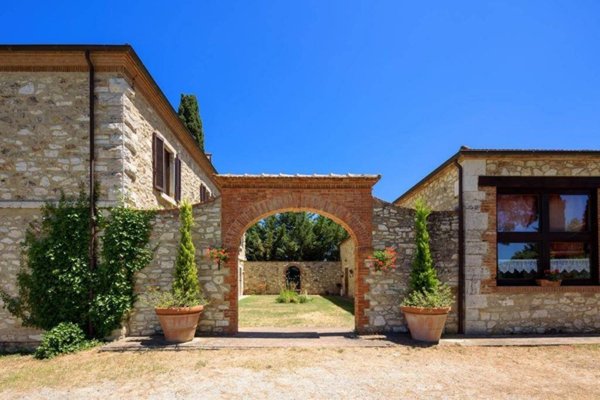casa indipendente in vendita a Rapolano Terme in zona Serre di Rapolano