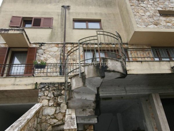 casa indipendente in vendita a Rapolano Terme in zona Serre di Rapolano