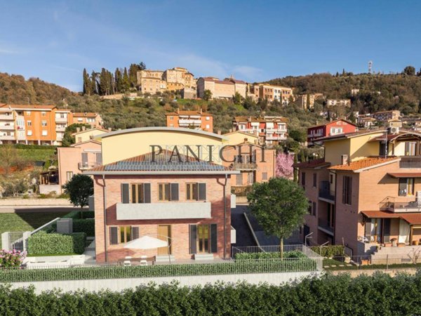 casa indipendente in vendita a Rapolano Terme in zona Serre di Rapolano