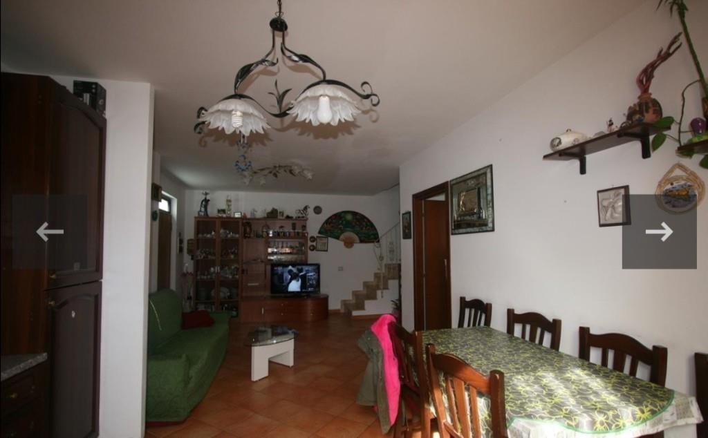 casa indipendente in vendita a Rapolano Terme in zona Serre di Rapolano