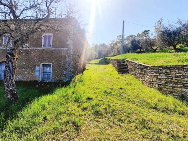 casa indipendente in vendita a Rapolano Terme in zona Serre di Rapolano