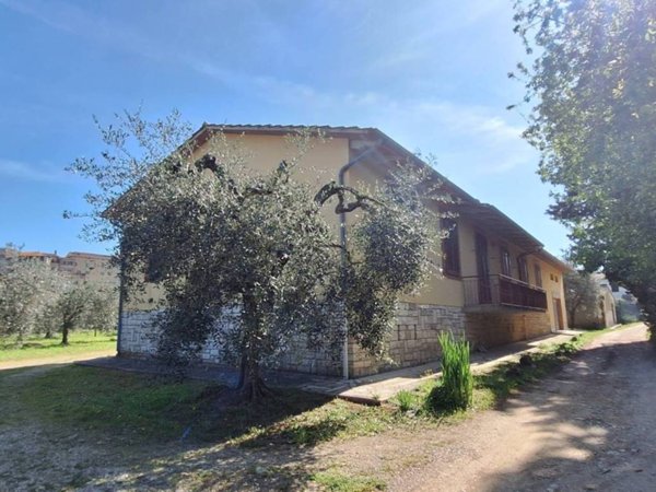 casa indipendente in vendita a Rapolano Terme