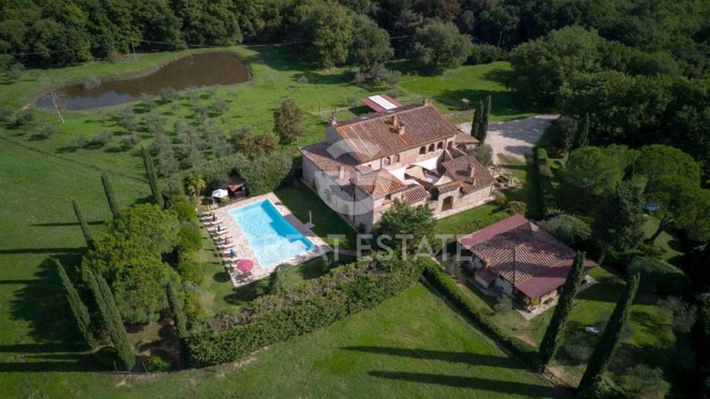 casa indipendente in vendita a Rapolano Terme in zona Serre di Rapolano
