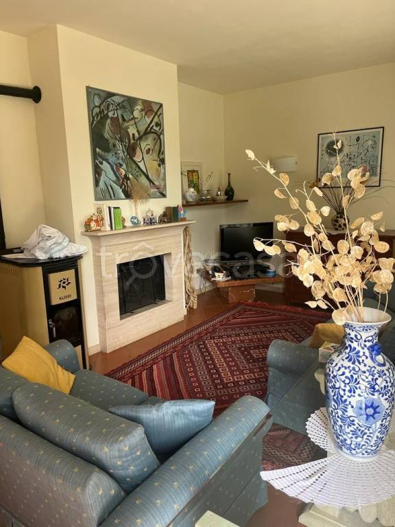 casa indipendente in vendita a Rapolano Terme in zona Serre di Rapolano