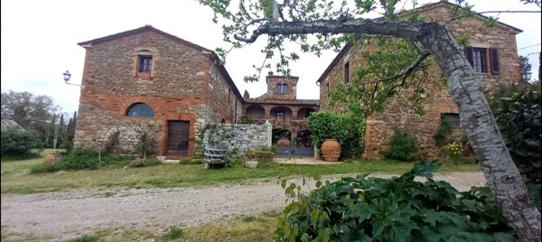 casale in vendita a Rapolano Terme