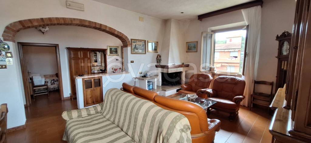 appartamento in vendita a Rapolano Terme in zona Serre di Rapolano