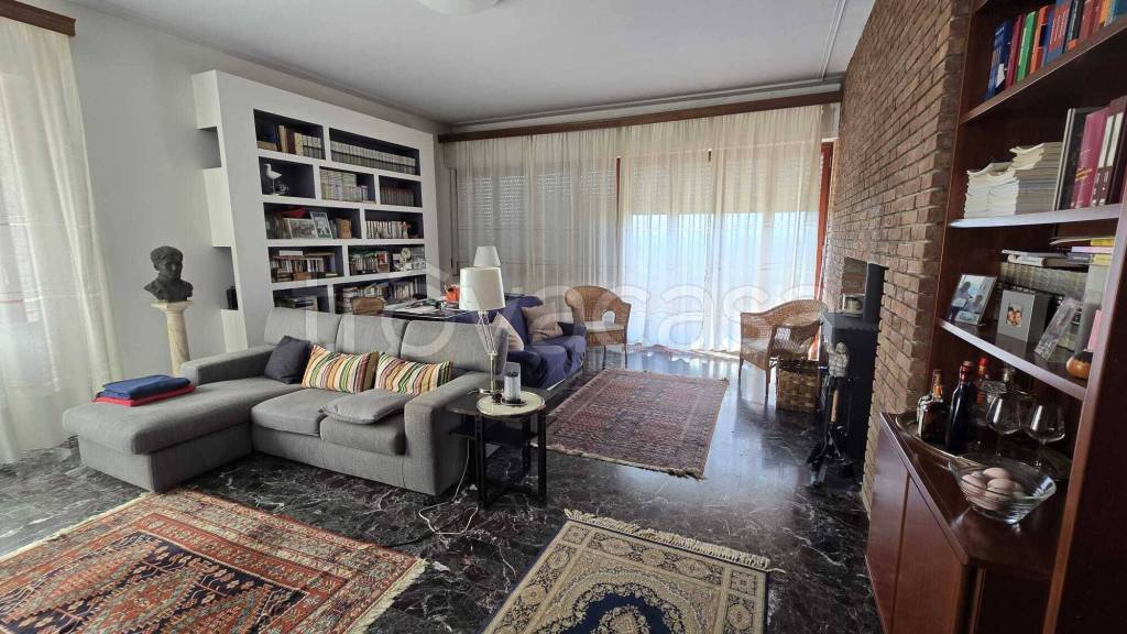 casa indipendente in vendita a Rapolano Terme in zona Serre di Rapolano