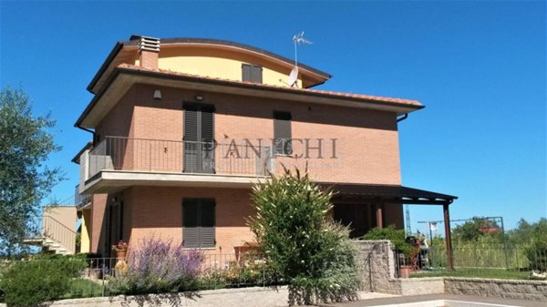 casa indipendente in vendita a Rapolano Terme in zona Serre di Rapolano