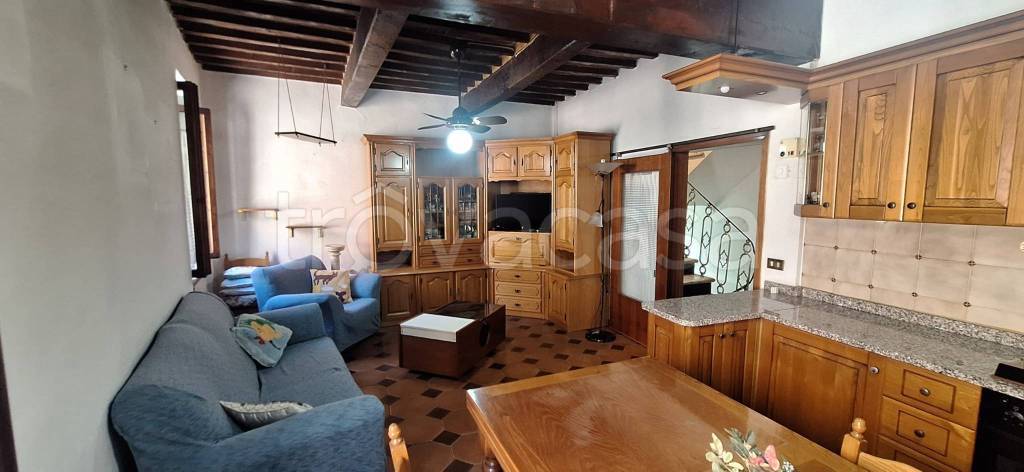 casa indipendente in vendita a Rapolano Terme in zona Serre di Rapolano