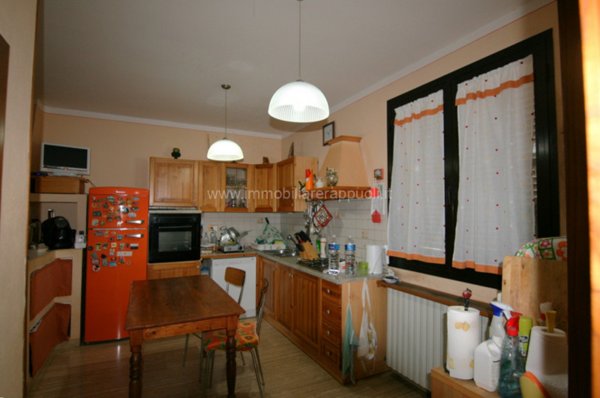 casa indipendente in vendita a Rapolano Terme in zona Serre di Rapolano