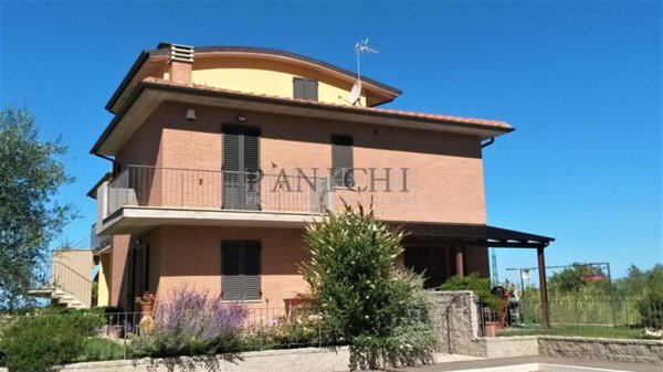 casa indipendente in vendita a Rapolano Terme in zona Serre di Rapolano