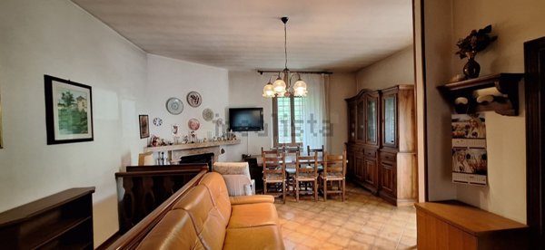 casa indipendente in vendita a Rapolano Terme in zona Serre di Rapolano