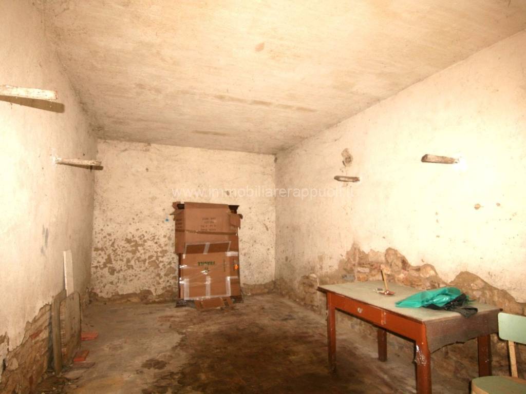 locale di sgombero in vendita a Rapolano Terme