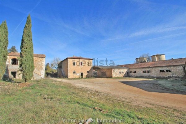 locale di sgombero in vendita a Rapolano Terme in zona Serre di Rapolano