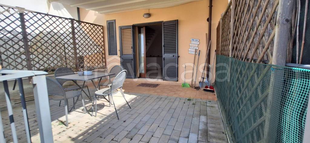 casa indipendente in vendita a Rapolano Terme in zona Serre di Rapolano