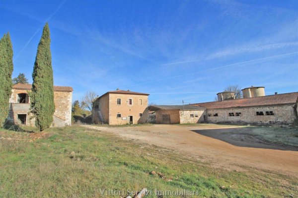 locale di sgombero in vendita a Rapolano Terme