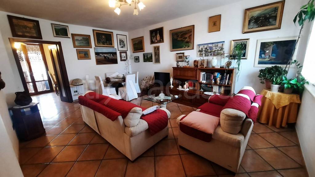 casa indipendente in vendita a Rapolano Terme in zona Armaiolo