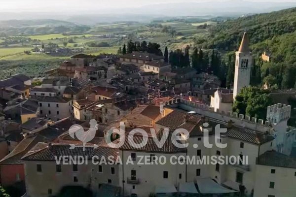 casa indipendente in vendita a Rapolano Terme in zona Serre di Rapolano