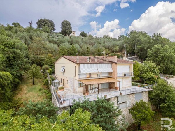 casa indipendente in vendita a Rapolano Terme