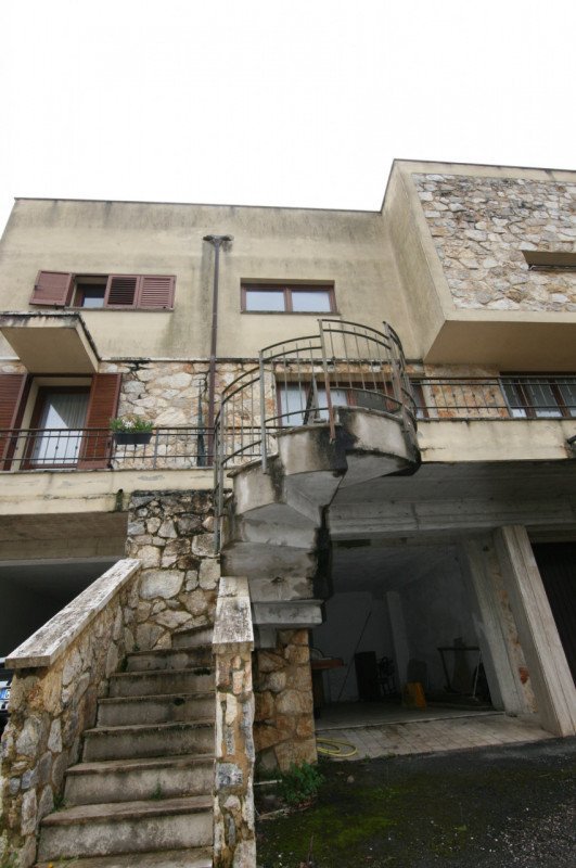 casa indipendente in vendita a Rapolano Terme in zona Serre di Rapolano