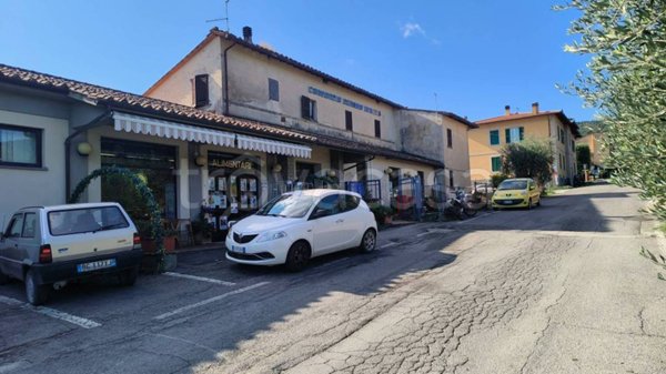negozio in vendita a San Casciano dei Bagni