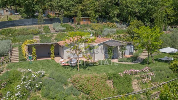 casa indipendente in vendita a San Casciano dei Bagni in zona Celle sul Rigo