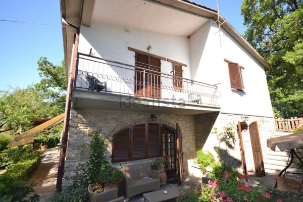 casa indipendente in vendita a San Casciano dei Bagni in zona Fighine