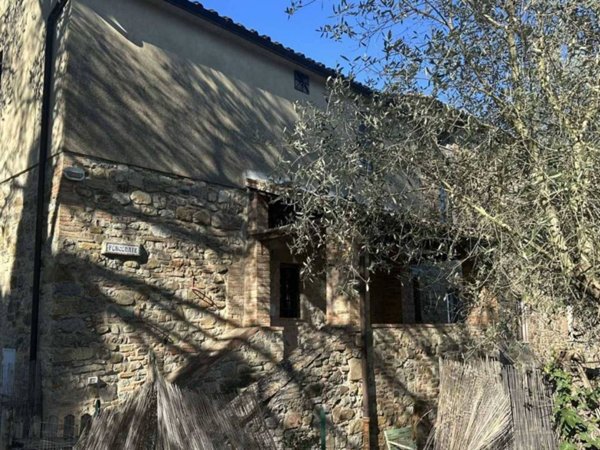 casa indipendente in vendita a San Casciano dei Bagni in zona Fighine