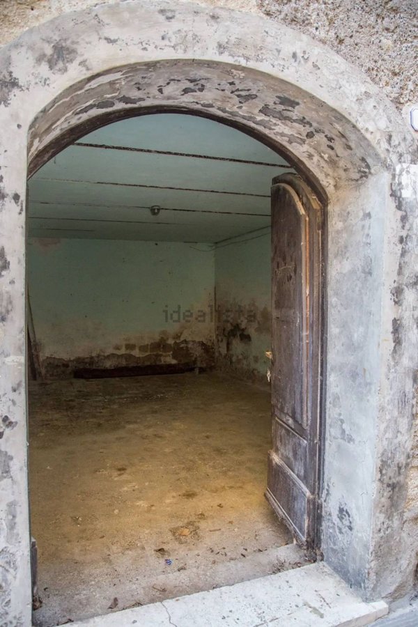 locale di sgombero in vendita a San Casciano dei Bagni in zona Celle sul Rigo