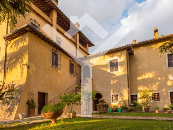 intera palazzina in vendita a San Gimignano