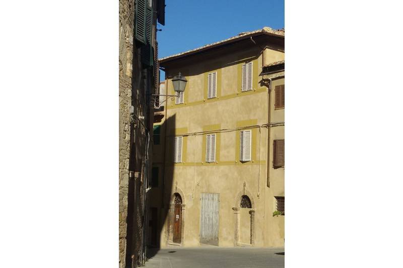 intera palazzina in vendita a San Quirico d'Orcia