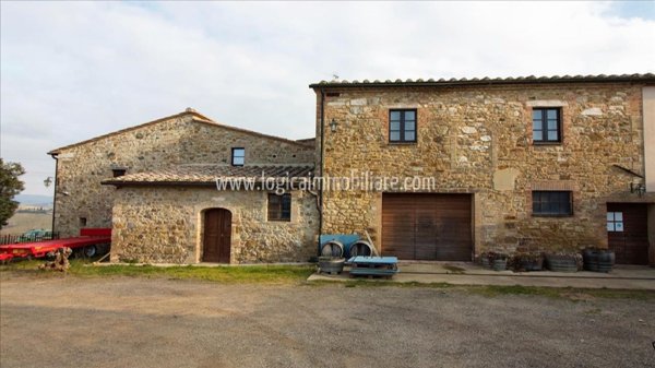 casa indipendente in vendita a San Quirico d'Orcia in zona Bagno Vignoni