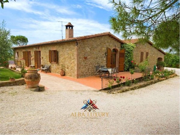 casa indipendente in vendita a San Quirico d'Orcia in zona Bagno Vignoni