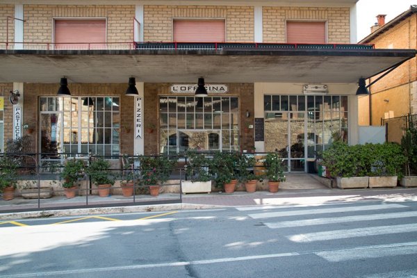 locale commerciale in vendita a San Quirico d'Orcia