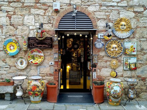 negozio in vendita a San Quirico d'Orcia in zona Bagno Vignoni