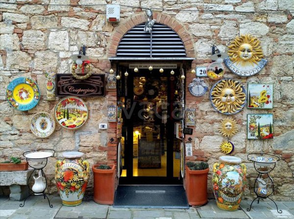 negozio in vendita a San Quirico d'Orcia in zona Bagno Vignoni