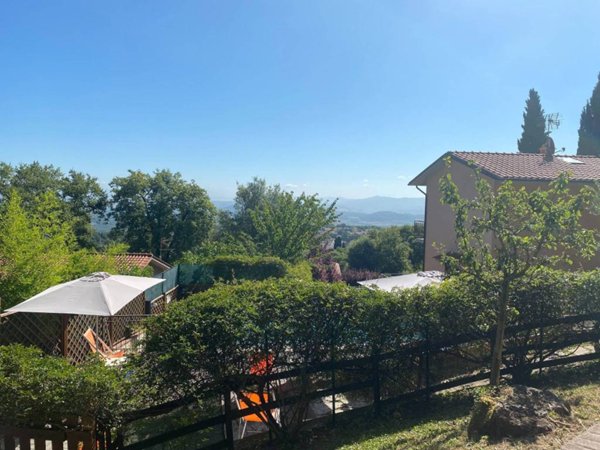 casa indipendente in vendita a Sarteano