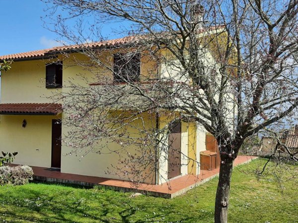 casa indipendente in vendita a Sarteano