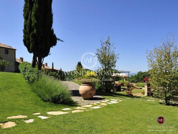 casa indipendente in vendita a Sarteano