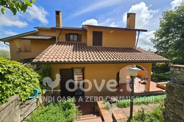 casa indipendente in vendita a Sarteano