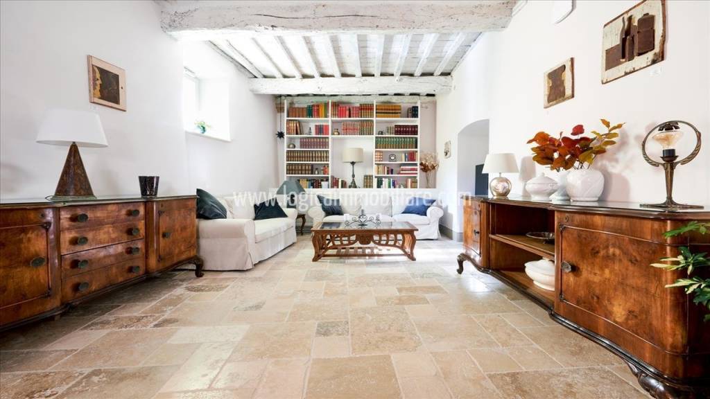 casa indipendente in vendita a Sarteano