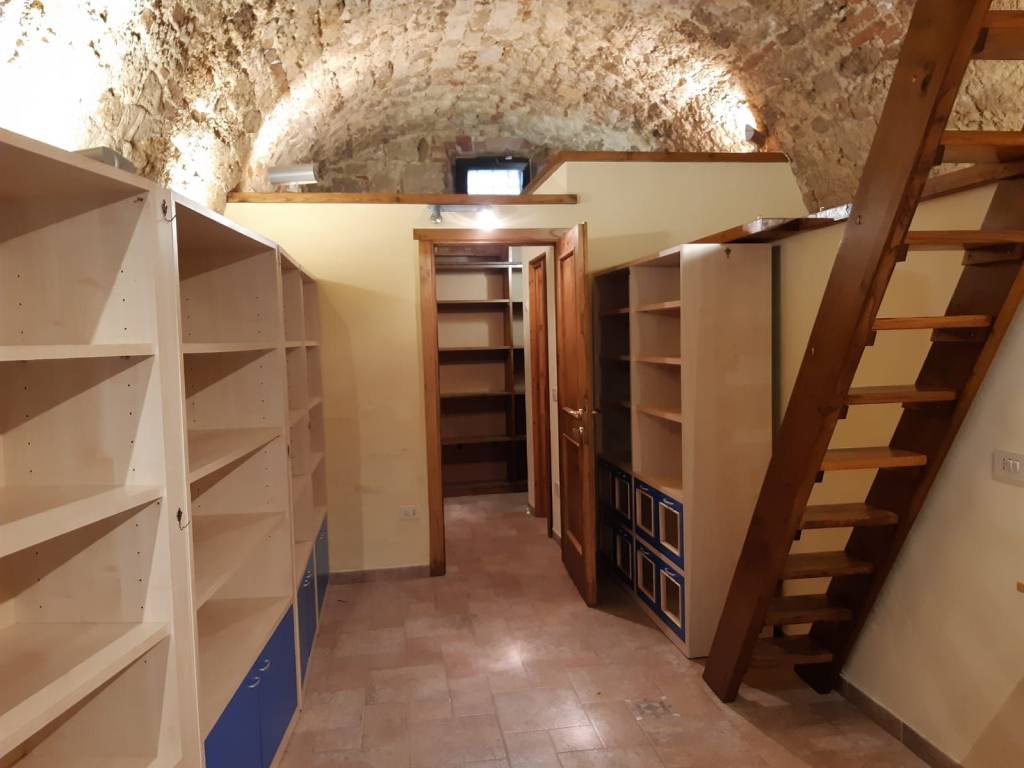 negozio in vendita a Sarteano